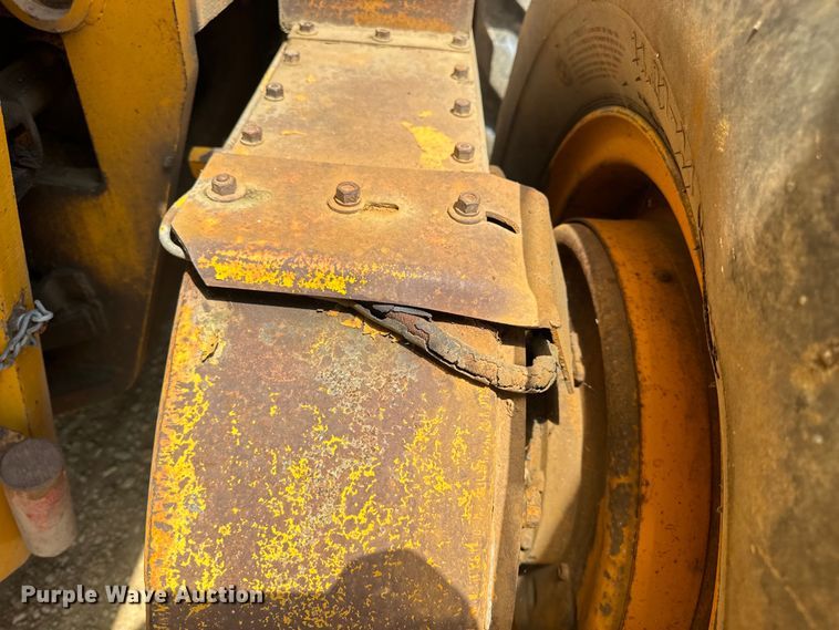 image for item OF9906 1985 Champion 730A motor grader