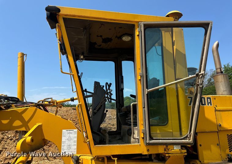 image for item OF9906 1985 Champion 730A motor grader