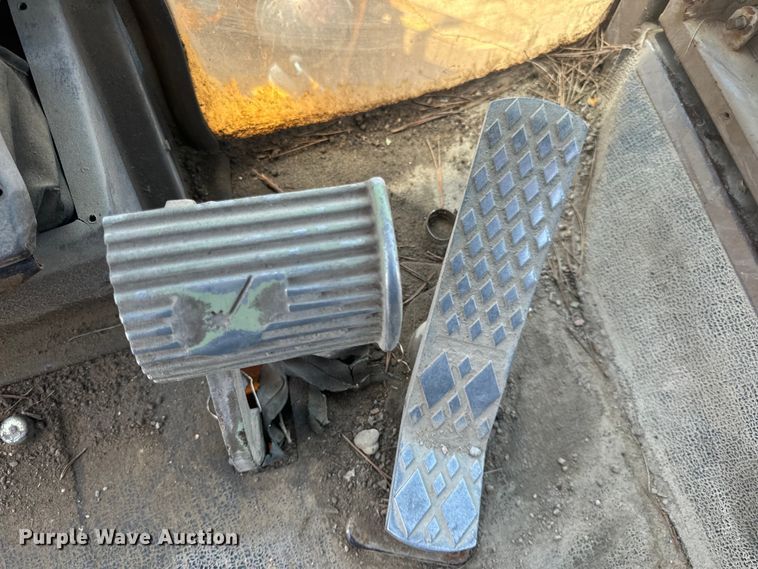 image for item OF9906 1985 Champion 730A motor grader