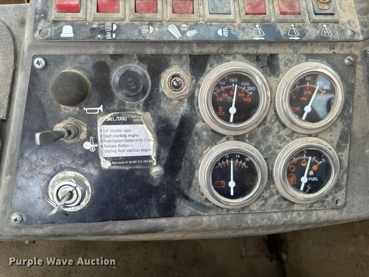 image for item OF9906 1985 Champion 730A motor grader