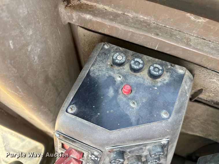 image for item OF9906 1985 Champion 730A motor grader