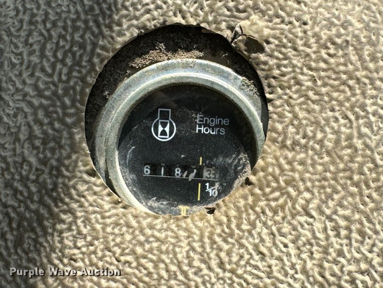 image for item OF9906 1985 Champion 730A motor grader