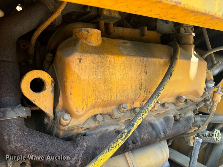 image for item OF9906 1985 Champion 730A motor grader