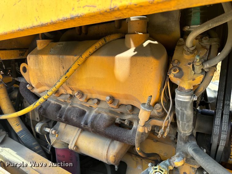 image for item OF9906 1985 Champion 730A motor grader