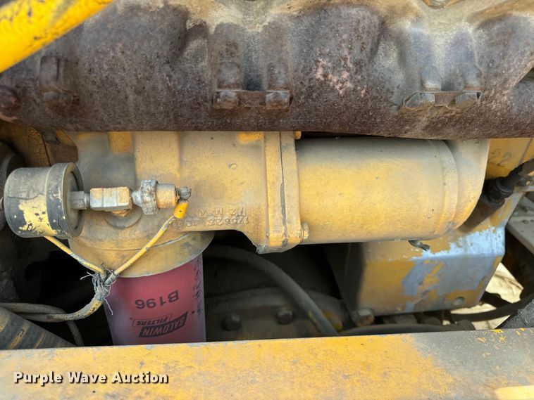 image for item OF9906 1985 Champion 730A motor grader