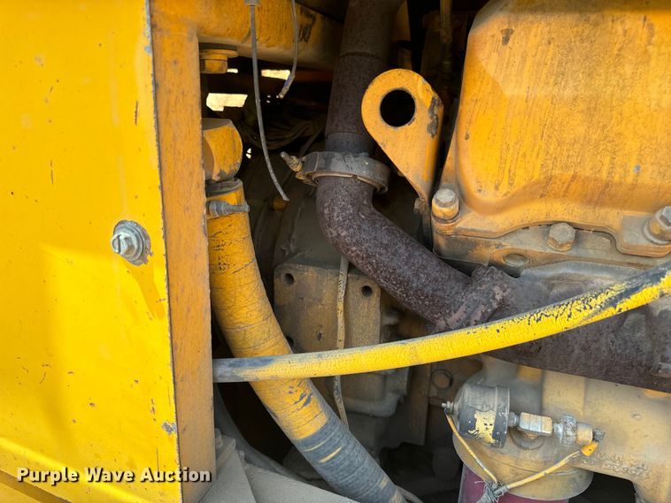 image for item OF9906 1985 Champion 730A motor grader