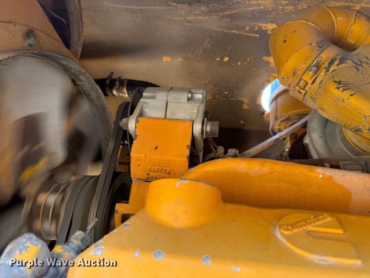 image for item OF9906 1985 Champion 730A motor grader