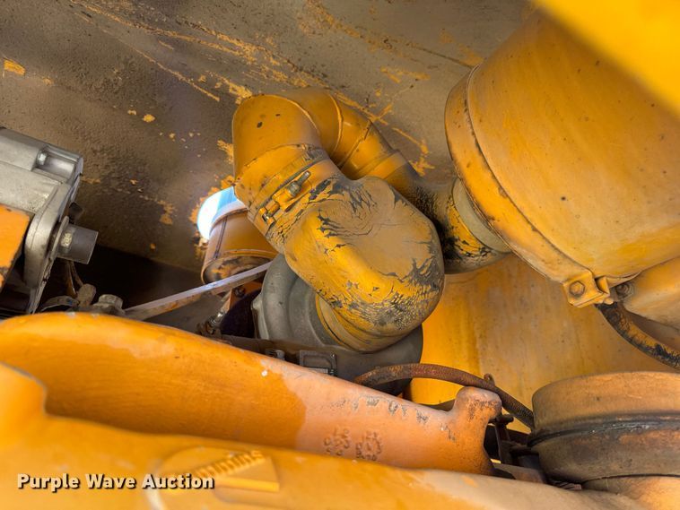 image for item OF9906 1985 Champion 730A motor grader