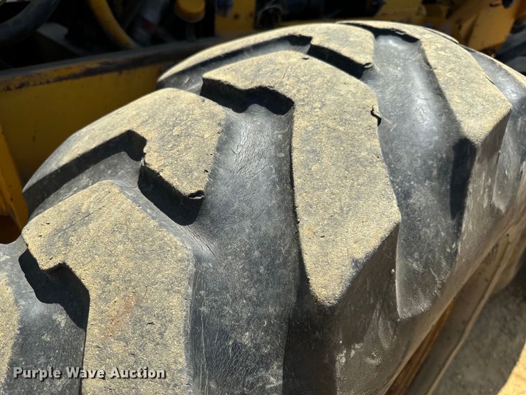 image for item OF9906 1985 Champion 730A motor grader