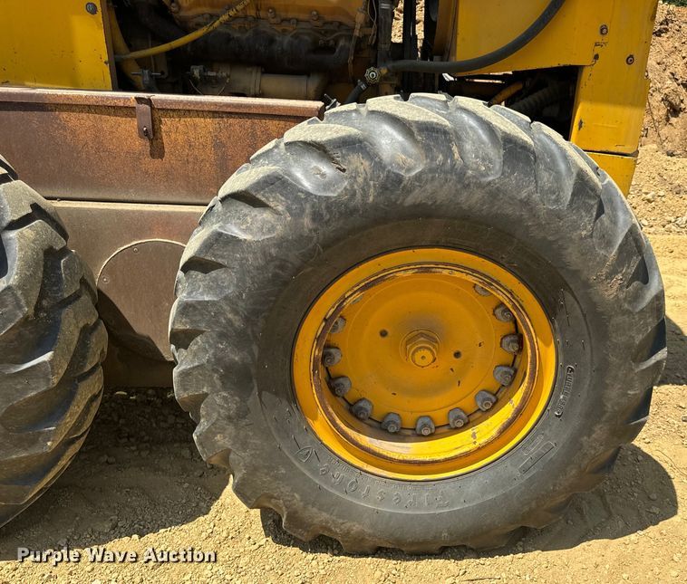 image for item OF9906 1985 Champion 730A motor grader