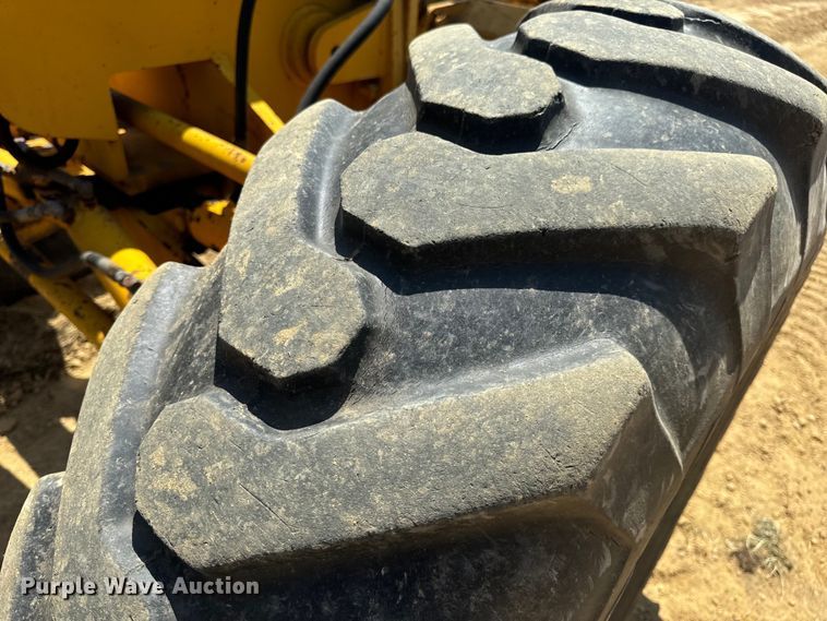 image for item OF9906 1985 Champion 730A motor grader