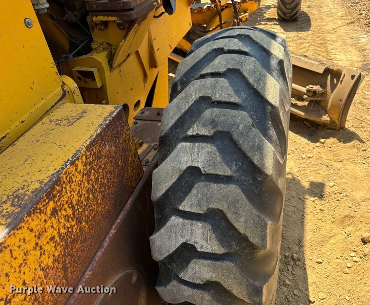 image for item OF9906 1985 Champion 730A motor grader