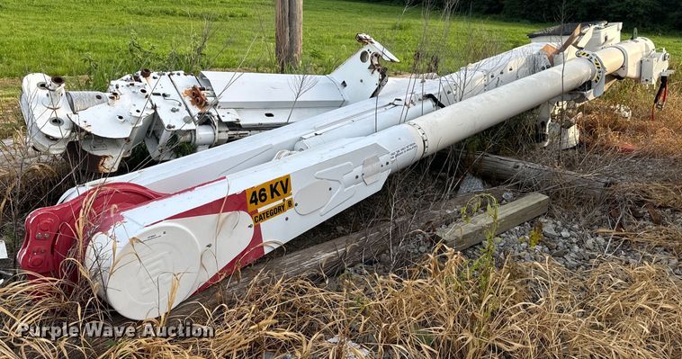image for item OF9907 (2) Altec Bucket Truck Booms
