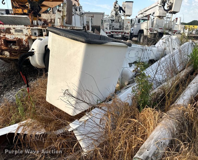 image for item OF9907 (2) Altec Bucket Truck Booms