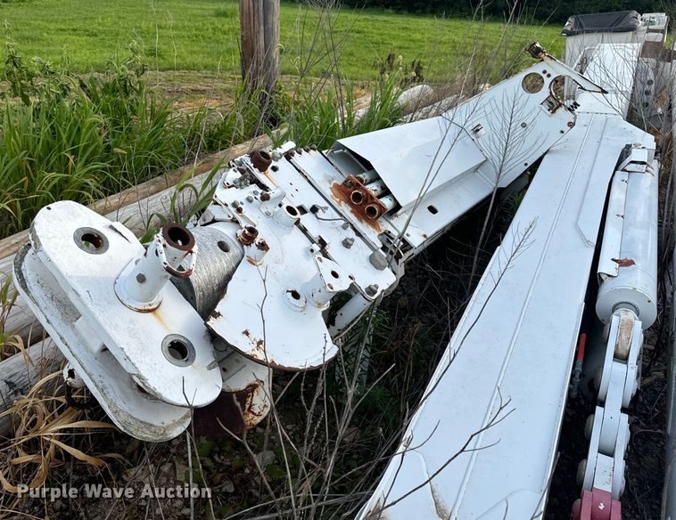 image for item OF9907 (2) Altec Bucket Truck Booms