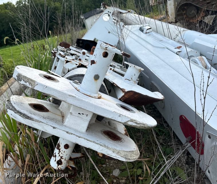 image for item OF9907 (2) Altec Bucket Truck Booms