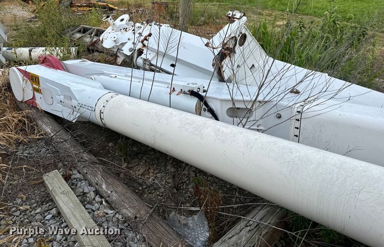 image for item OF9907 (2) Altec Bucket Truck Booms