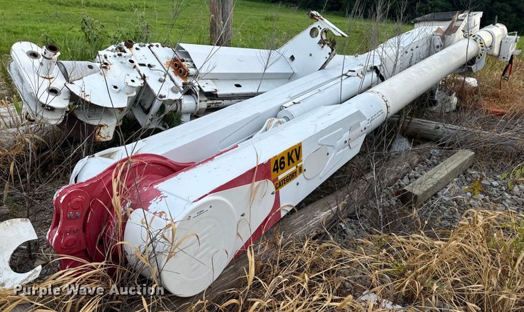 image for item OF9907 (2) Altec Bucket Truck Booms