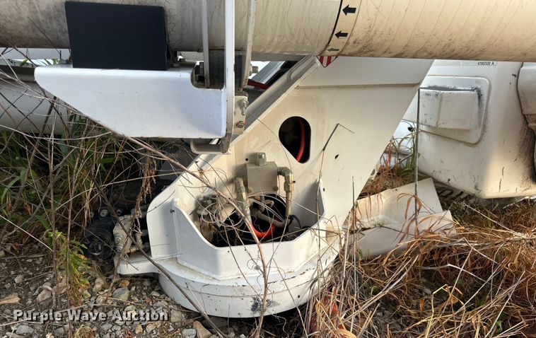 image for item OF9907 (2) Altec Bucket Truck Booms