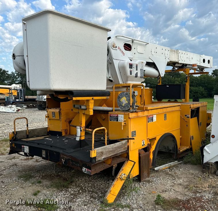image for item OF9908 Altec bucket truck bed