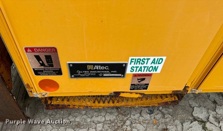 image for item OF9908 Altec bucket truck bed