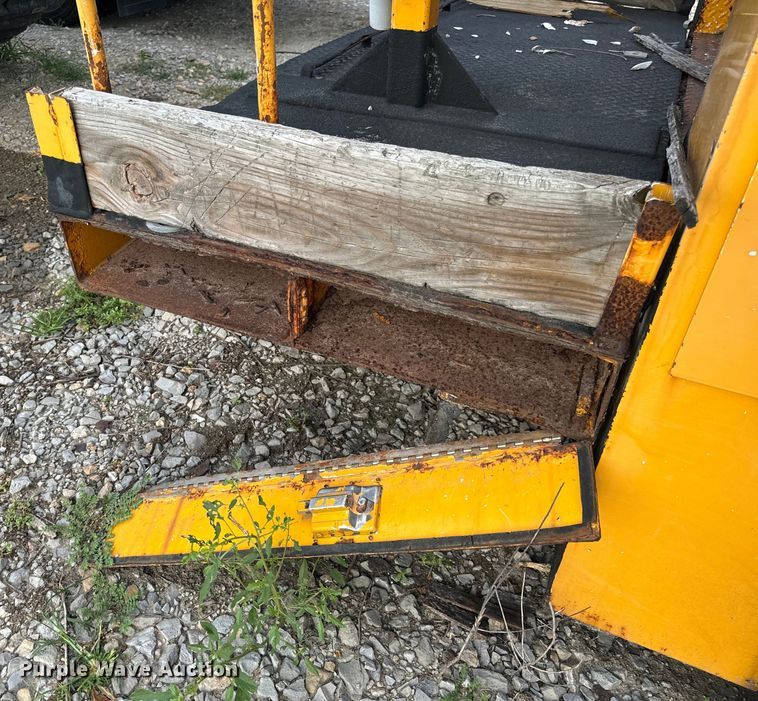 image for item OF9908 Altec bucket truck bed