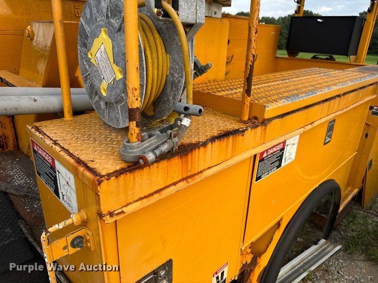 image for item OF9908 Altec bucket truck bed