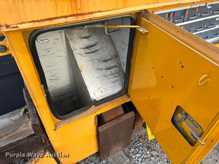 image for item OF9908 Altec bucket truck bed