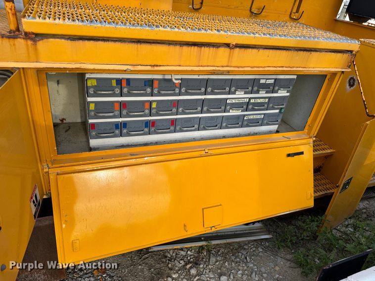 image for item OF9908 Altec bucket truck bed