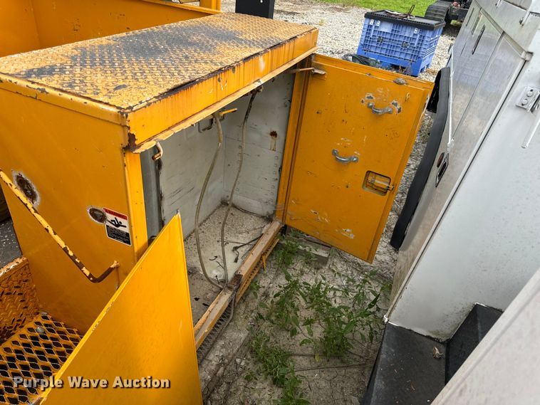 image for item OF9908 Altec bucket truck bed