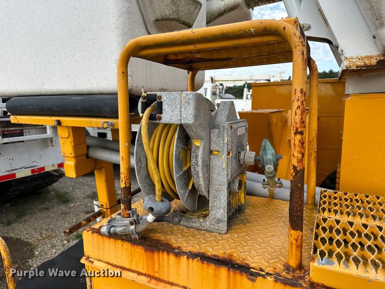 image for item OF9908 Altec bucket truck bed