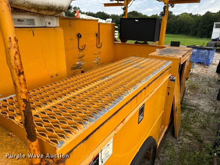 image for item OF9908 Altec bucket truck bed