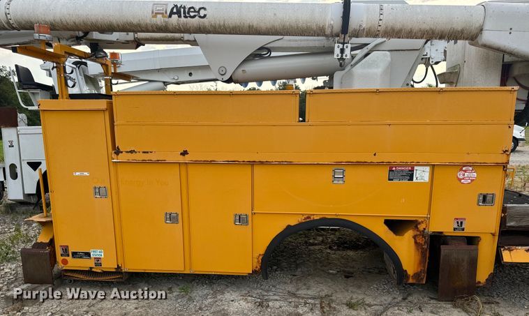 image for item OF9908 Altec bucket truck bed