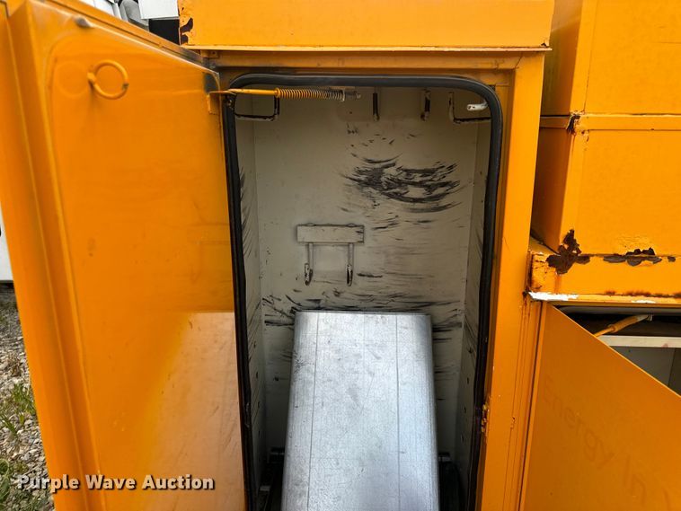 image for item OF9908 Altec bucket truck bed