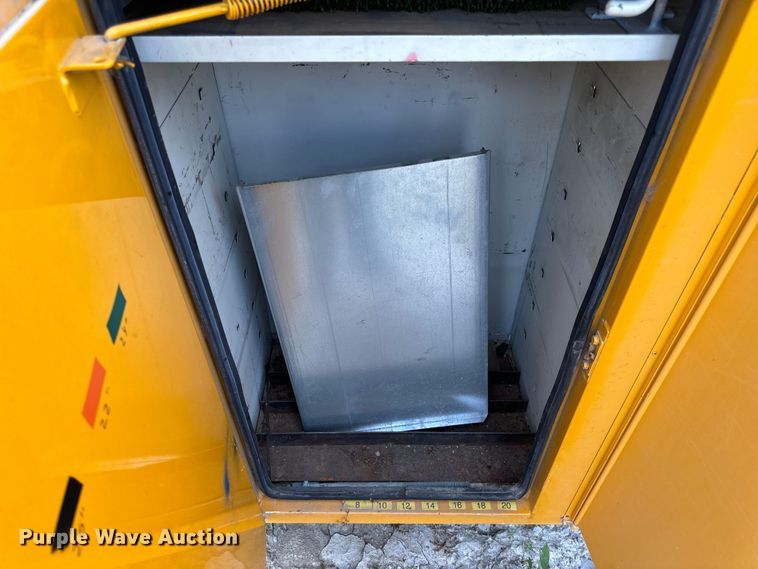 image for item OF9908 Altec bucket truck bed