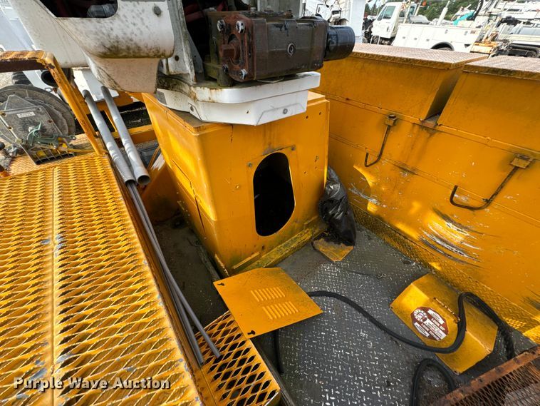 image for item OF9908 Altec bucket truck bed