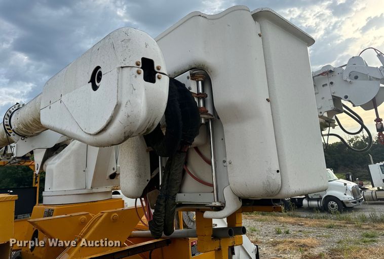 image for item OF9908 Altec bucket truck bed