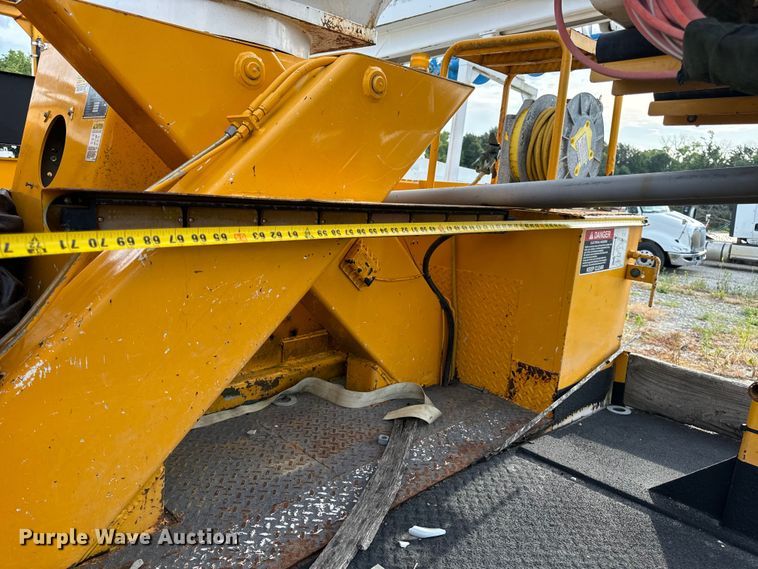 image for item OF9908 Altec bucket truck bed