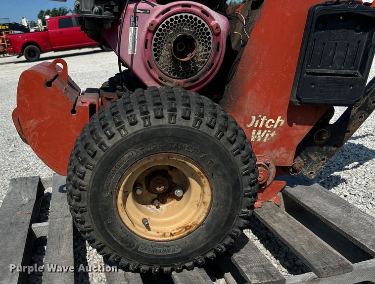 image for item OG9576 Ditch Witch 100SX vibratory cable plow