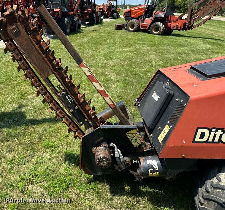 image for item OG9578 2015 Ditch Witch  410SX trencher