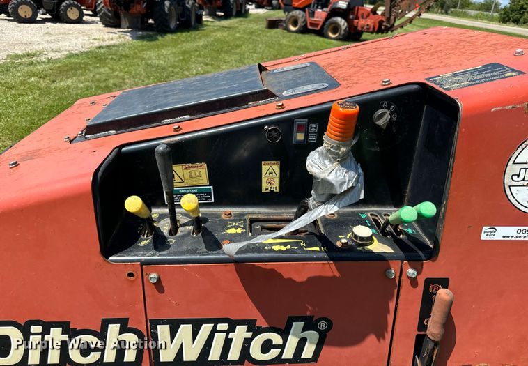 image for item OG9578 2015 Ditch Witch  410SX trencher