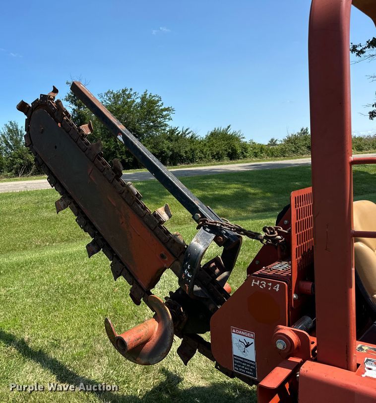 image for item OG9579 2004 Ditch Witch 3700 trencher