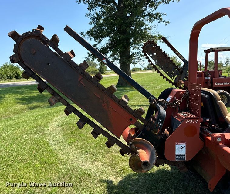 image for item OG9579 2004 Ditch Witch 3700 trencher