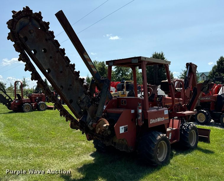 image for item OG9581 2001 Ditch Witch 5110 trencher