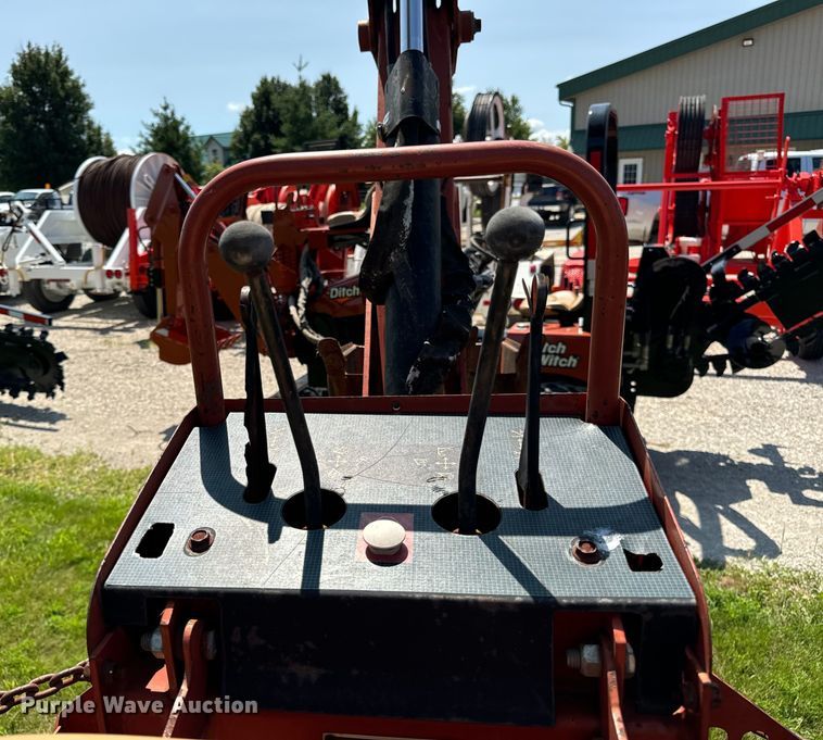 image for item OG9581 2001 Ditch Witch 5110 trencher