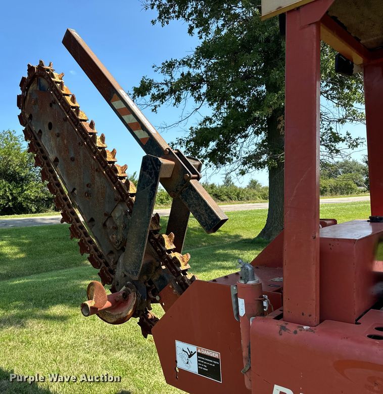 image for item OG9581 2001 Ditch Witch 5110 trencher