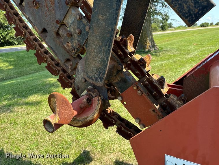 image for item OG9581 2001 Ditch Witch 5110 trencher