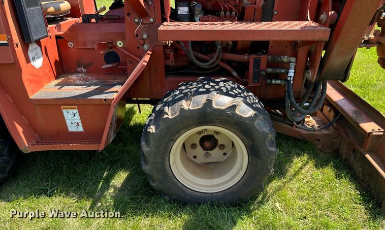 image for item OG9581 2001 Ditch Witch 5110 trencher