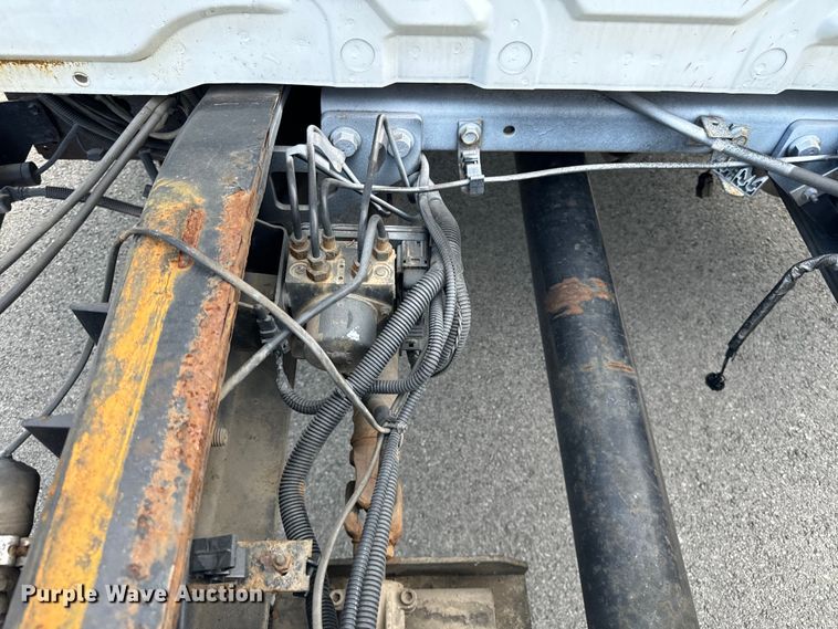 image for item OG9582 2013 International  Terrastar truck cab and chassis