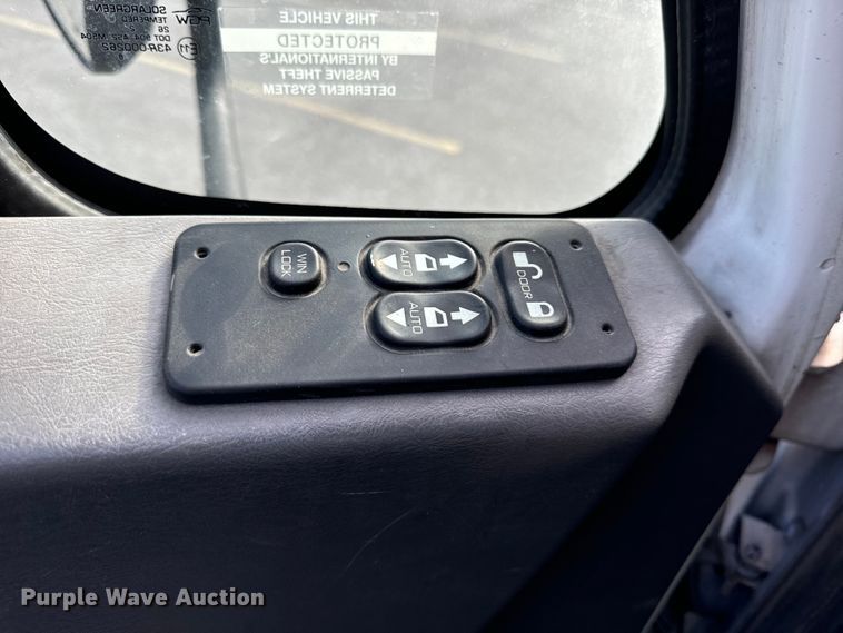 image for item OG9582 2013 International  Terrastar truck cab and chassis